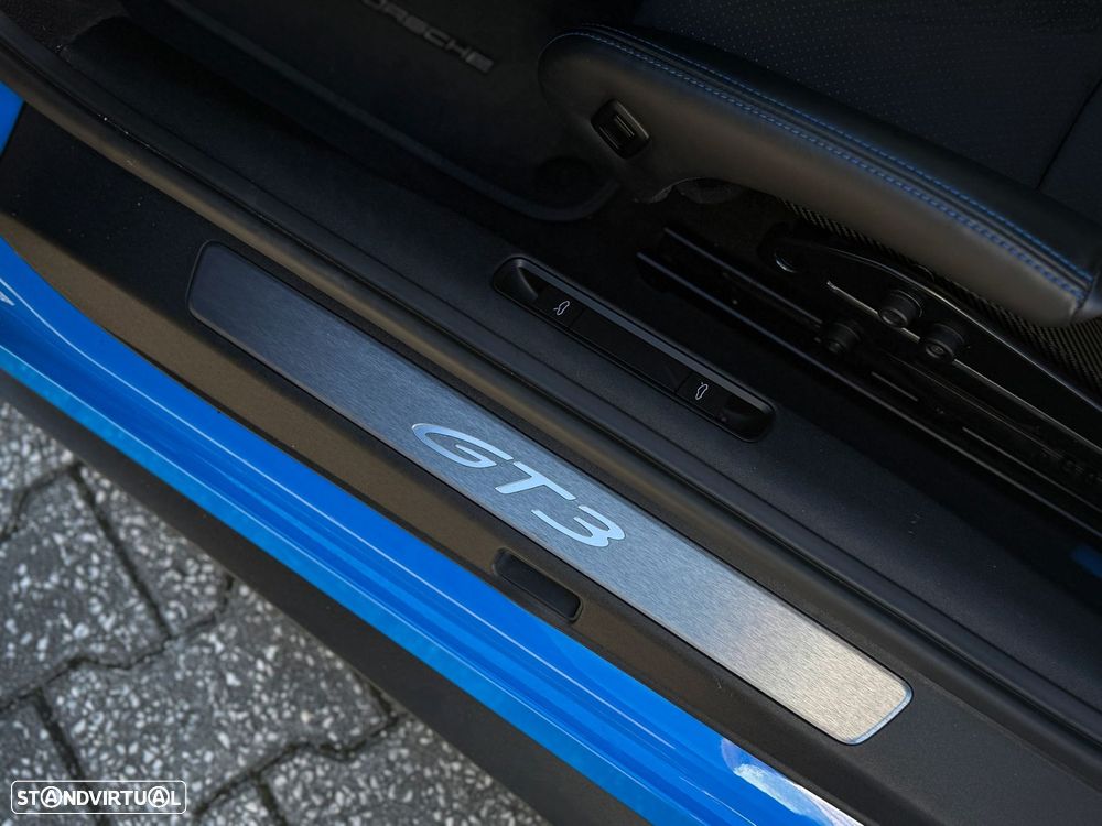 Porsche 911 Série F - 12