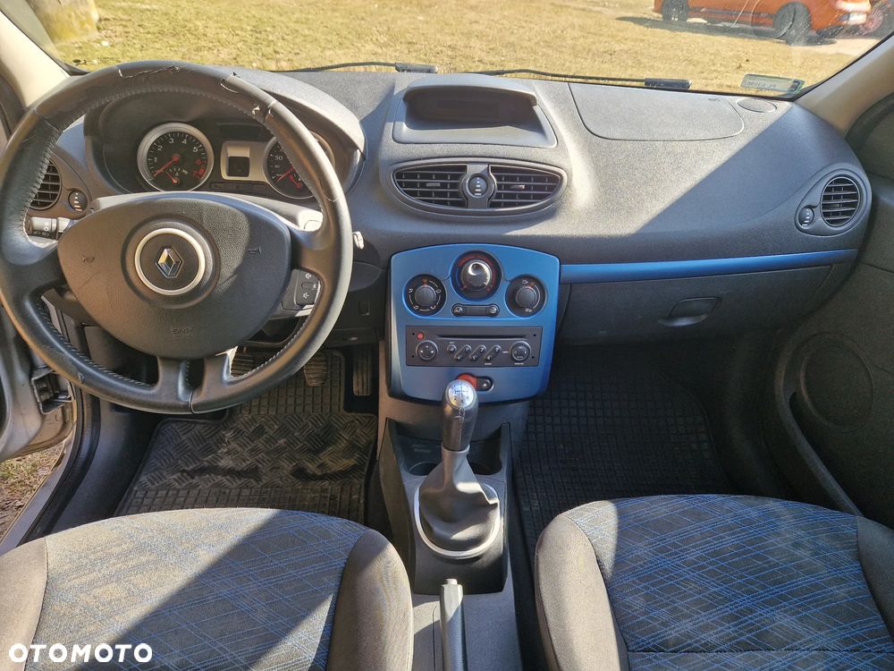 Renault Clio - 16