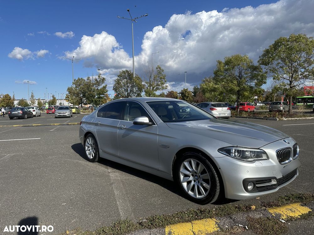 BMW Seria 5 525d xDrive AT - 10