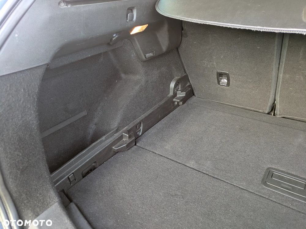 Renault Megane 1.3 TCe FAP Limited EDC - 31