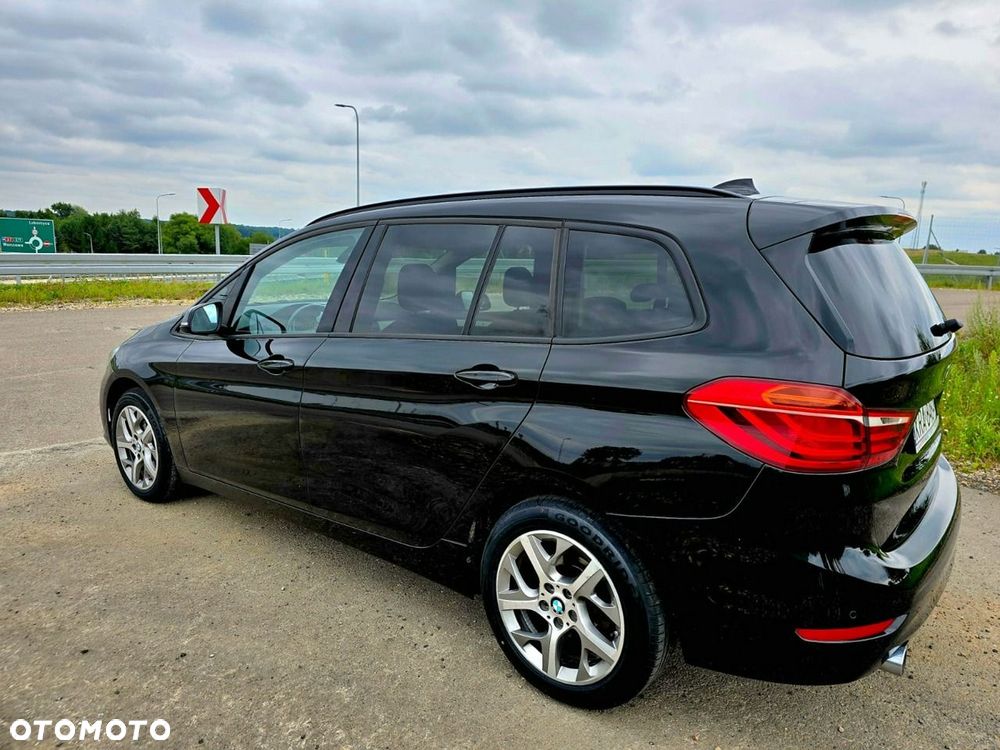 BMW Seria 2 218d Sport Line - 12