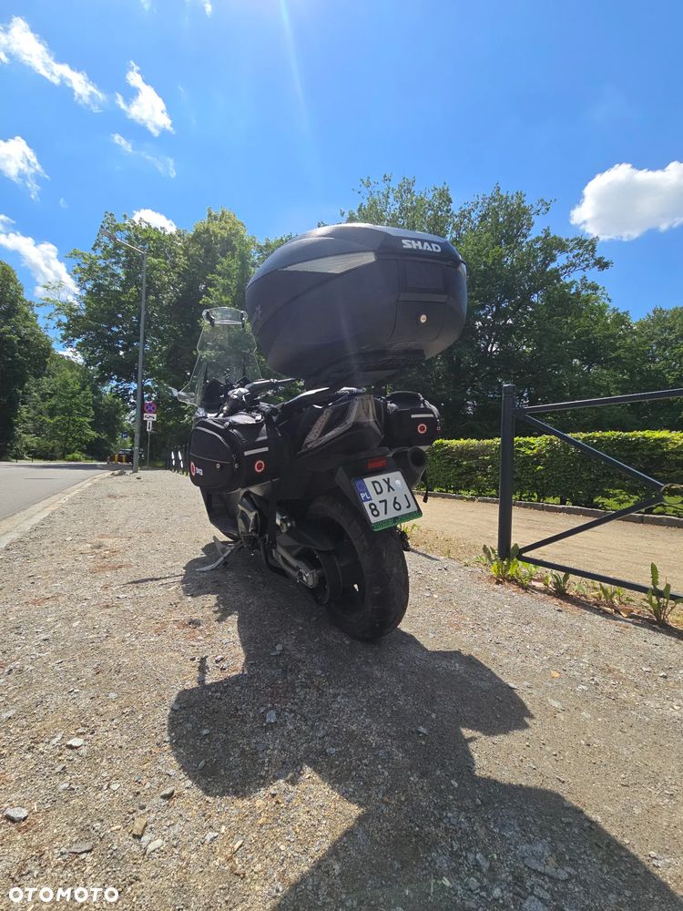 Kymco AK 550 - 4