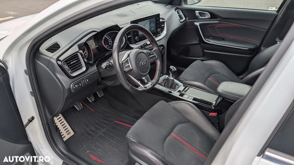 Kia Ceed 1.6 T-GDI GT - 11