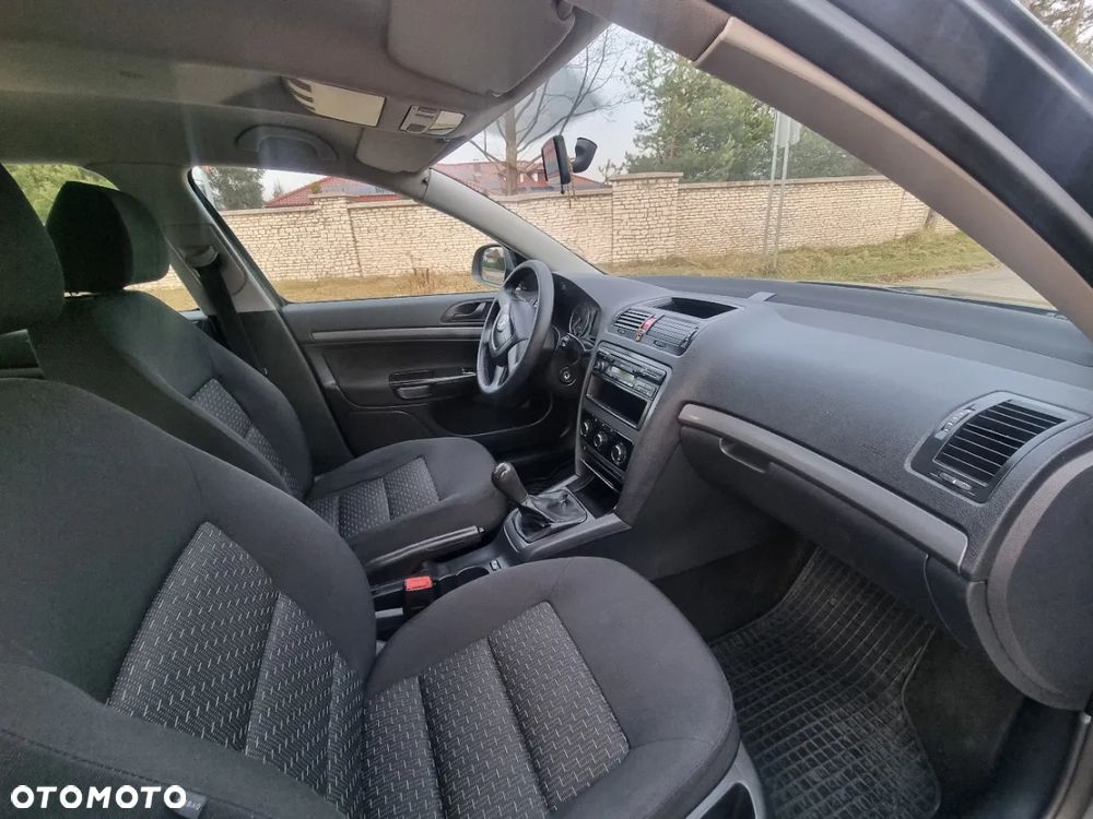 Skoda Octavia 1.6 Ambiente EU5 - 9