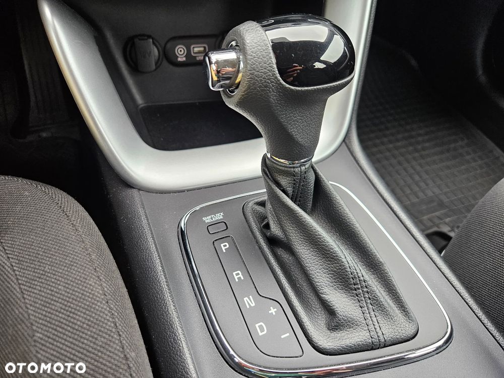 Kia Ceed 1.6 GDI M DCT - 16