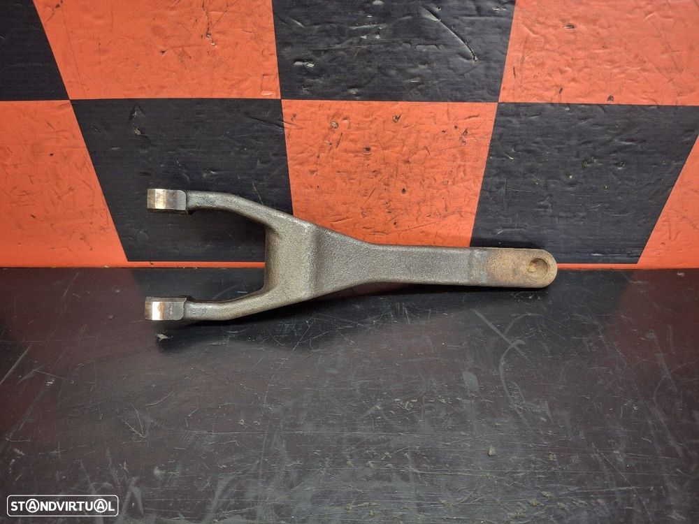Garfo Embraiagem Nissan Navara Pick-Up (D23) - 1