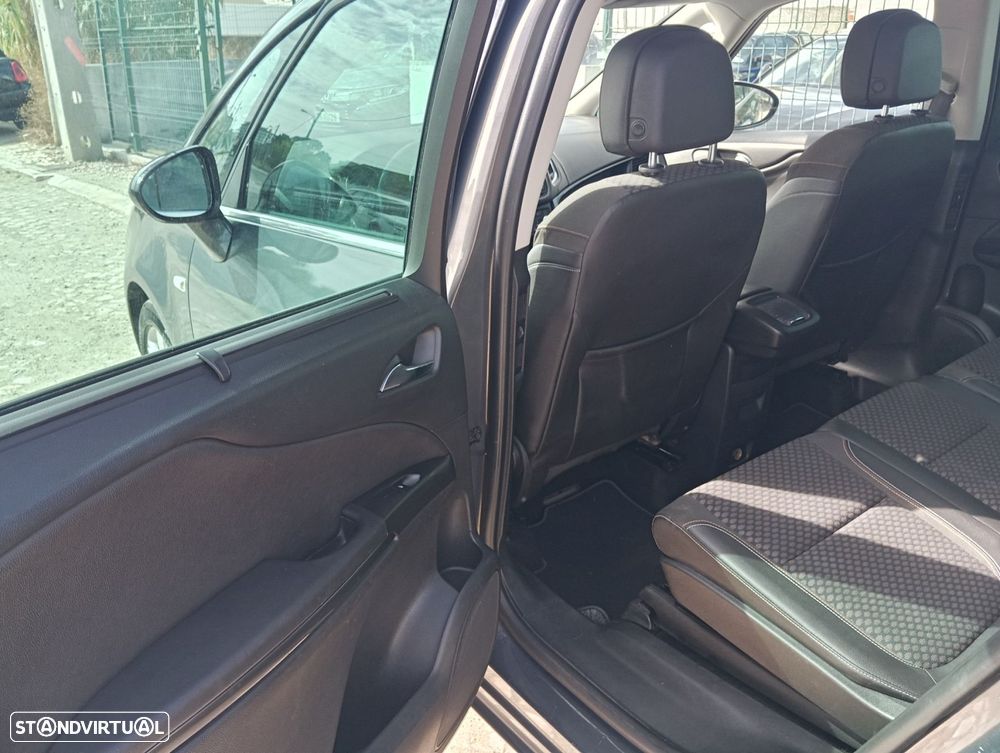 Opel Zafira 1.6 CDTi Executive - 17