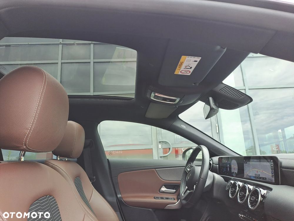 Mercedes-Benz CLA 180 Shooting Brake - 37