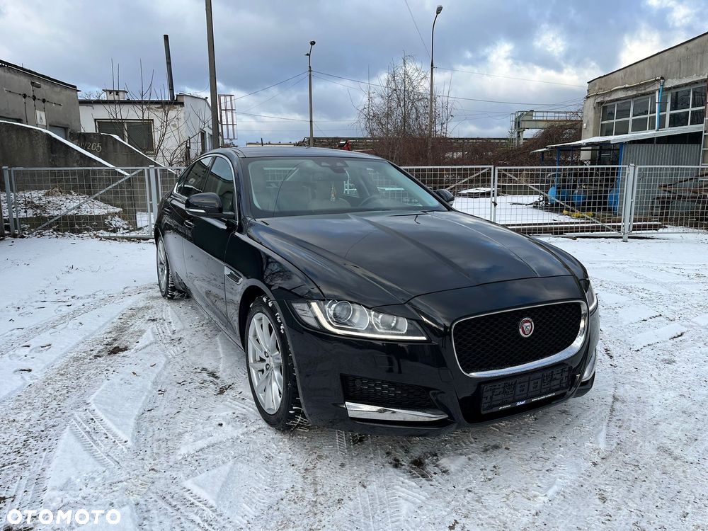 Jaguar XF 20d Prestige - 5