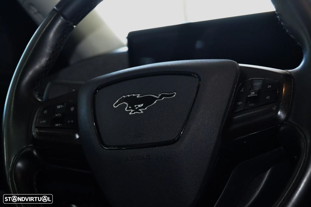 Ford Mustang Mach-E PREMIUM - 19