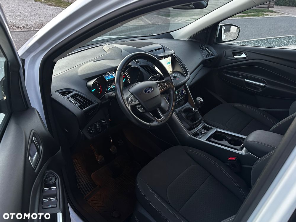 Ford Kuga - 22