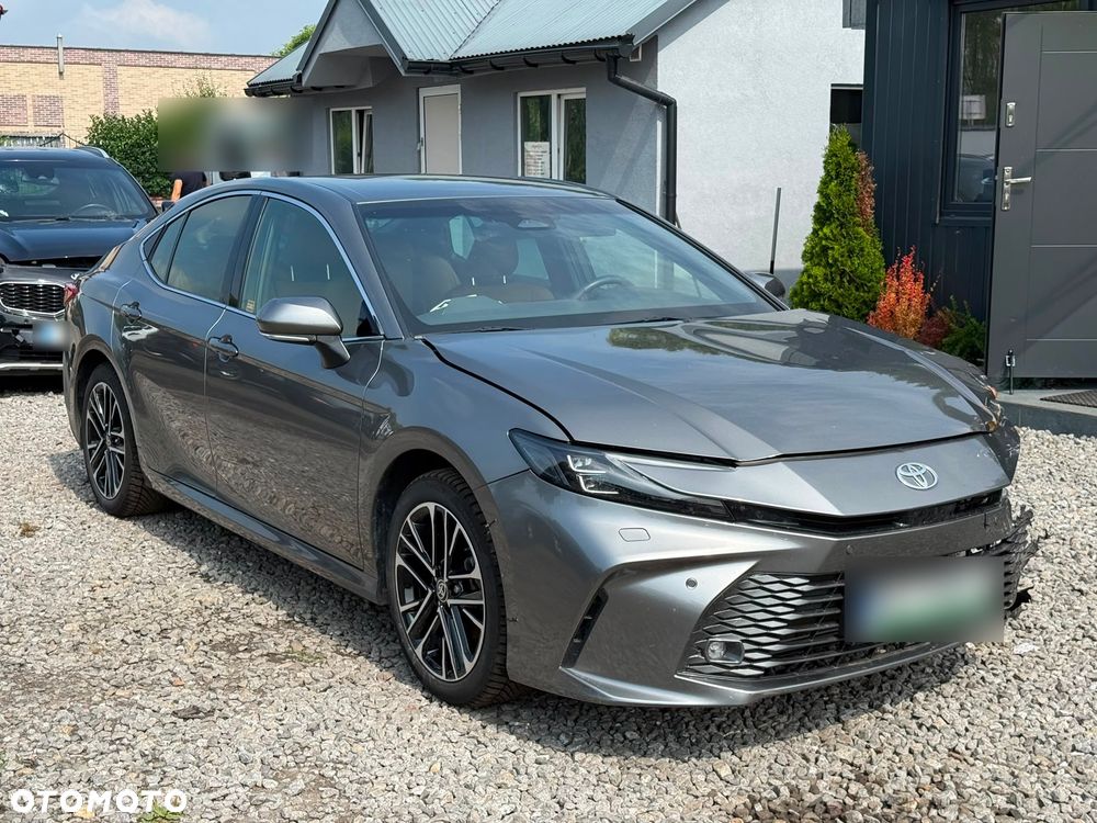 Toyota Camry 2.5 Hybrid Dynamic Force Executive e-CVT - 2