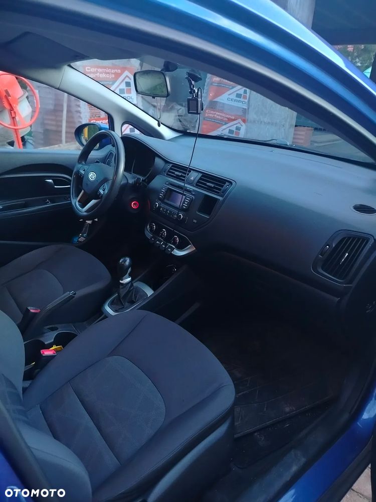 Kia Rio - 22