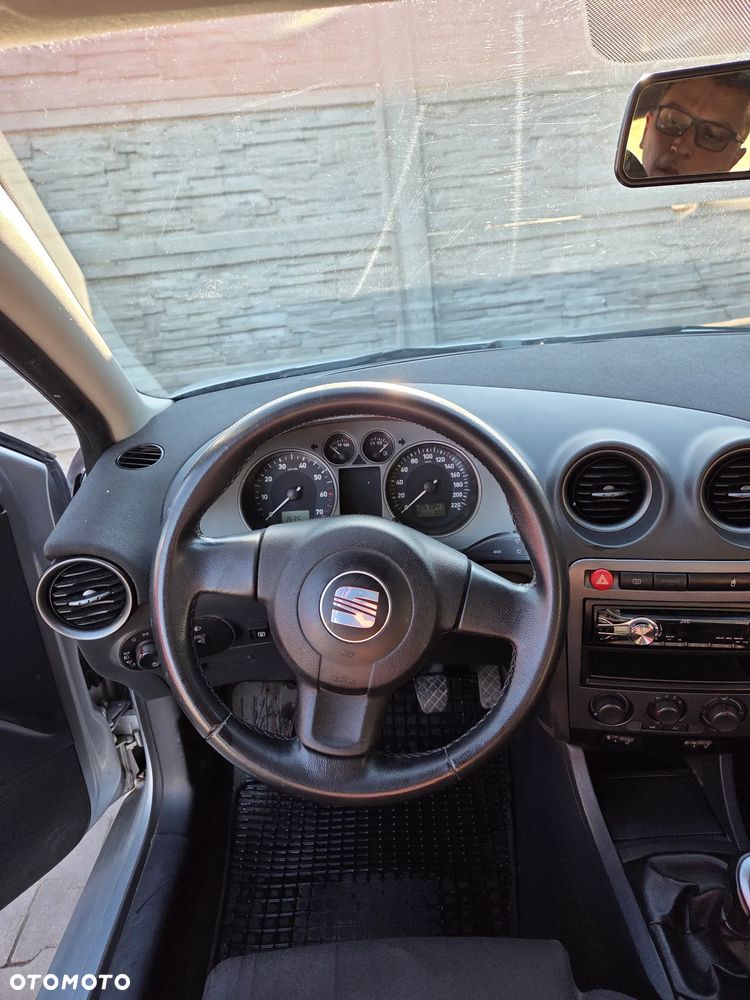 Seat Ibiza SC 1.4 16V Reference - 8
