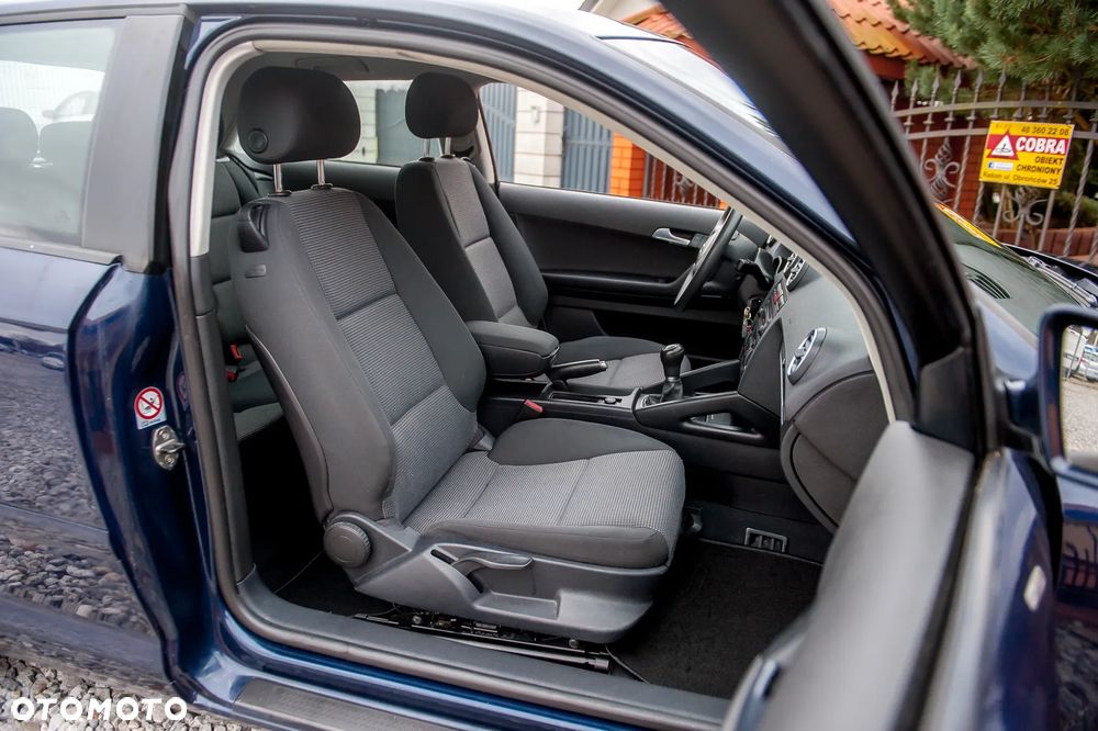 Audi A3 3-drzwiowe 1.6 Ambition - 29