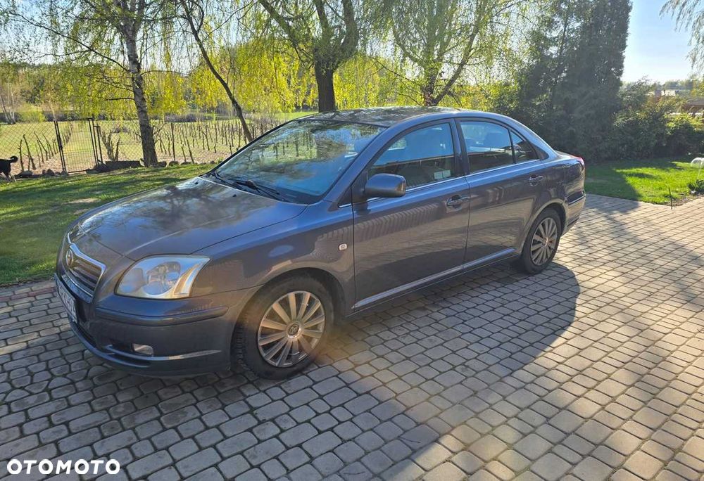 Toyota Avensis - 1