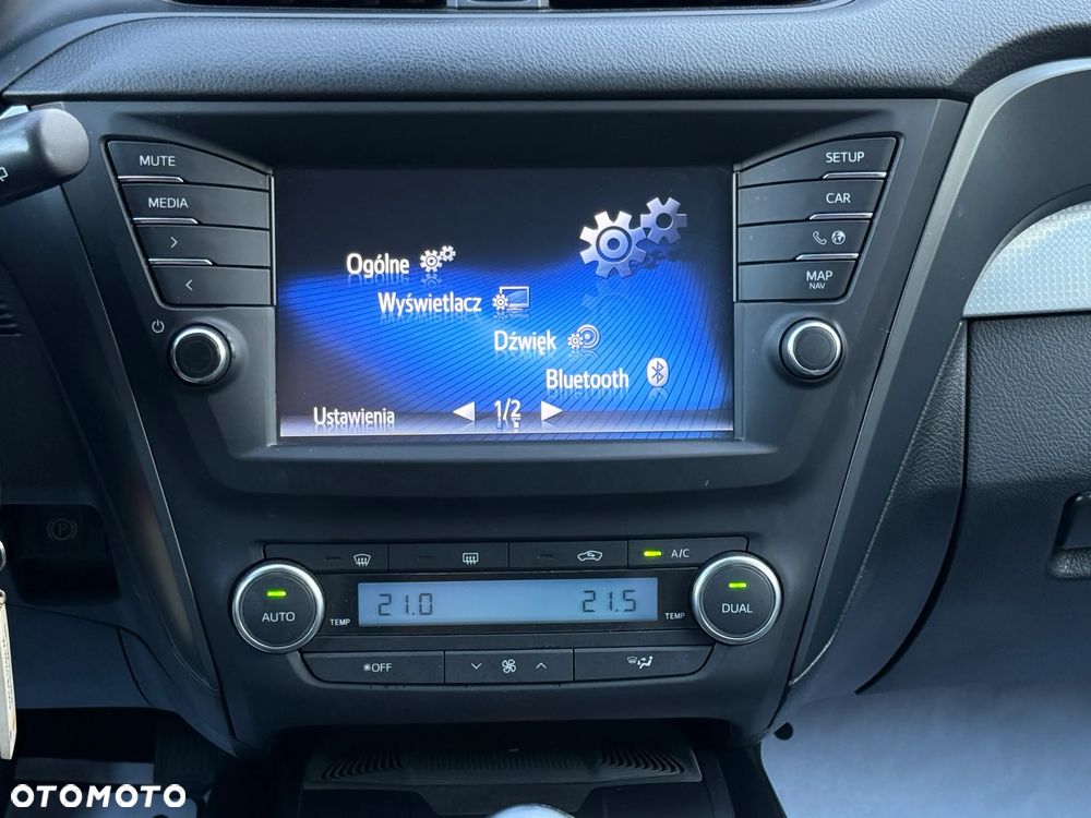 Toyota Avensis 2.0 D-4D Premium - 9