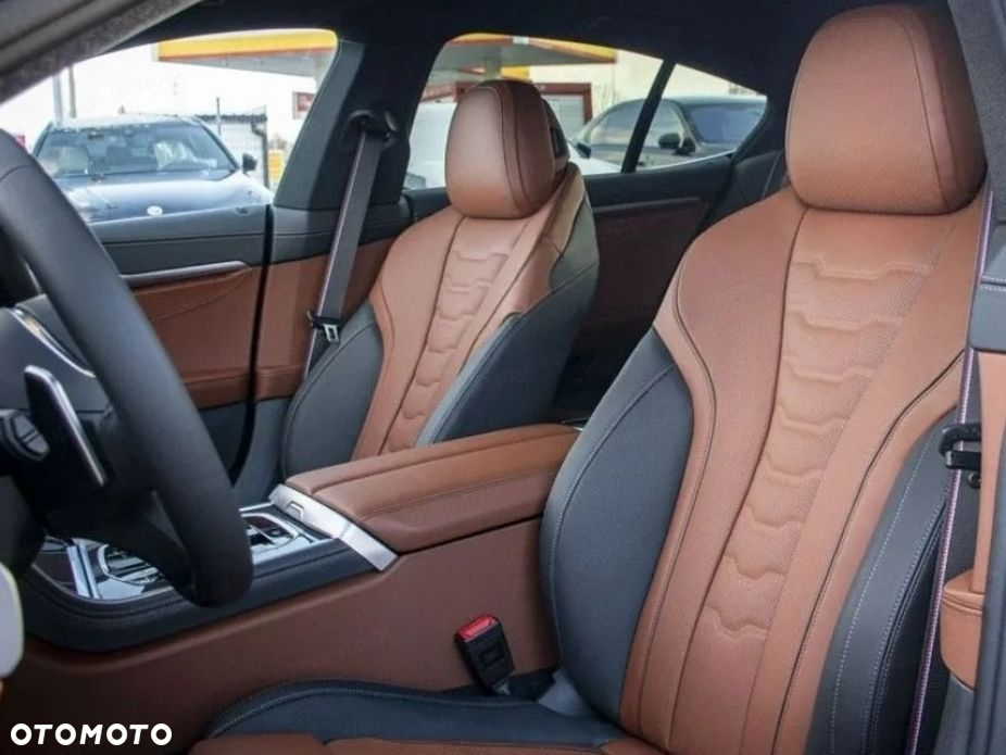 BMW Seria 8 840i xDrive - 5