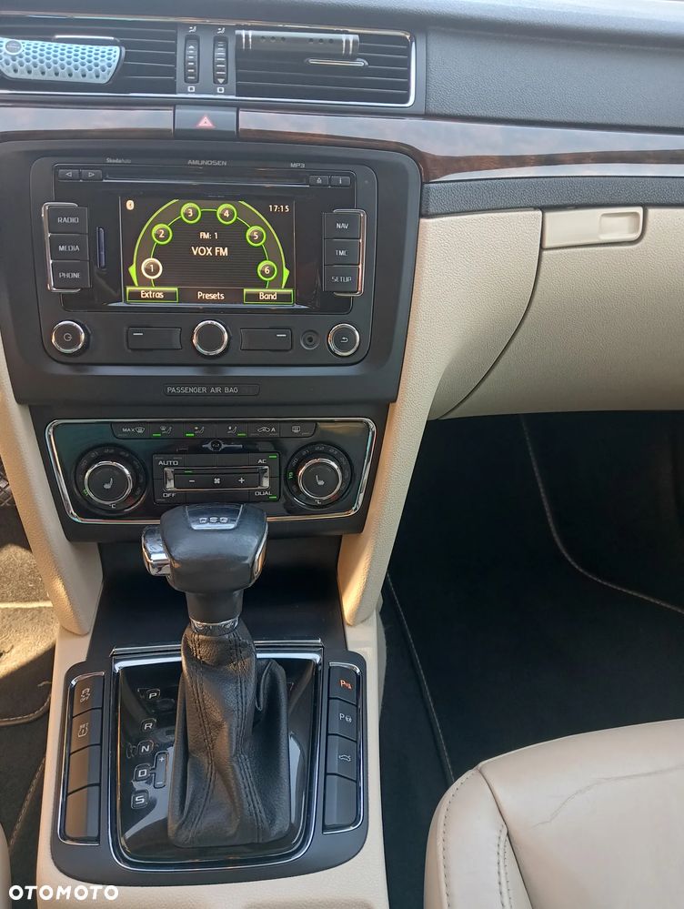 Skoda Superb 2.0 TDI DSG Elegance - 21