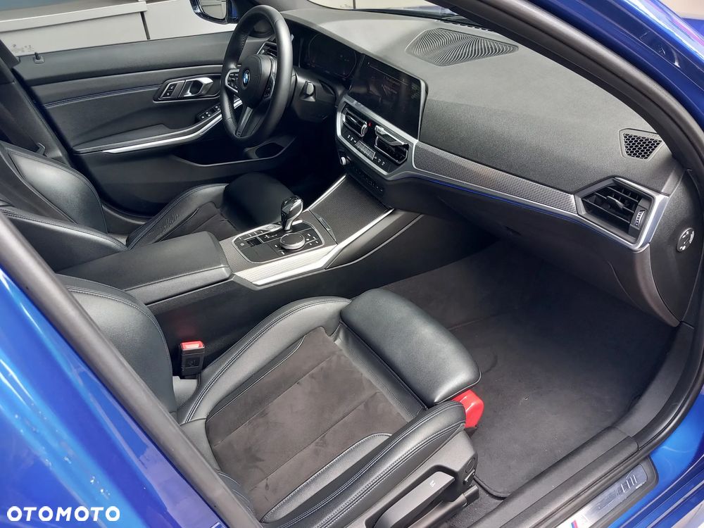 BMW Seria 3 318d M Sport Shadow - 22