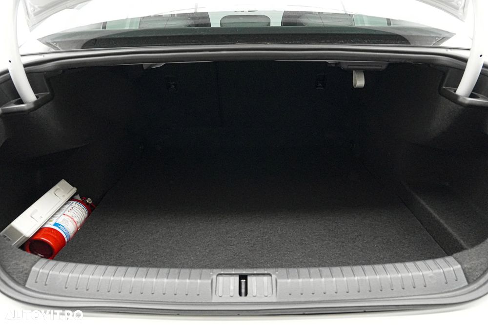 Volkswagen Passat 2.0 TDI SCR DSG Business - 22
