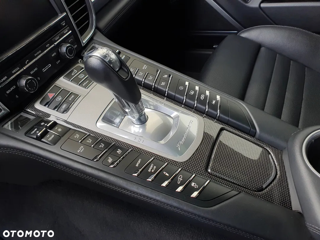 Porsche Panamera - 17