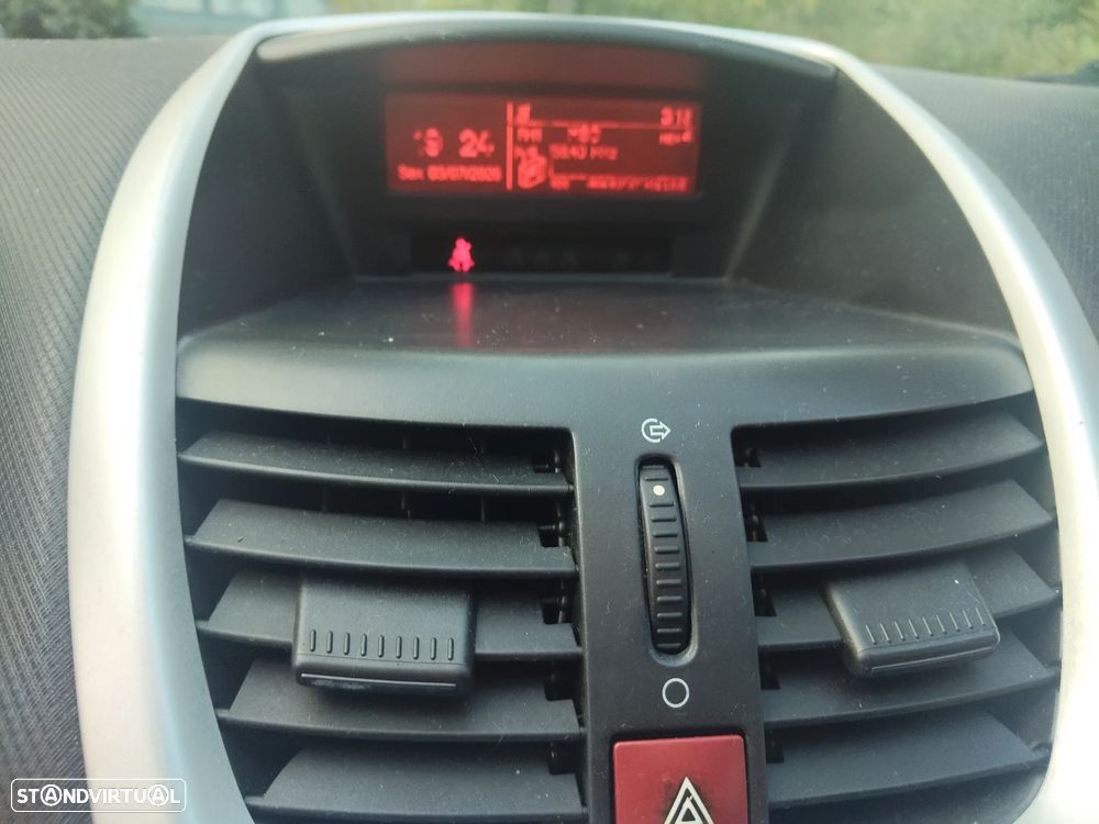 Peugeot 207 1.4 16V Open - 14