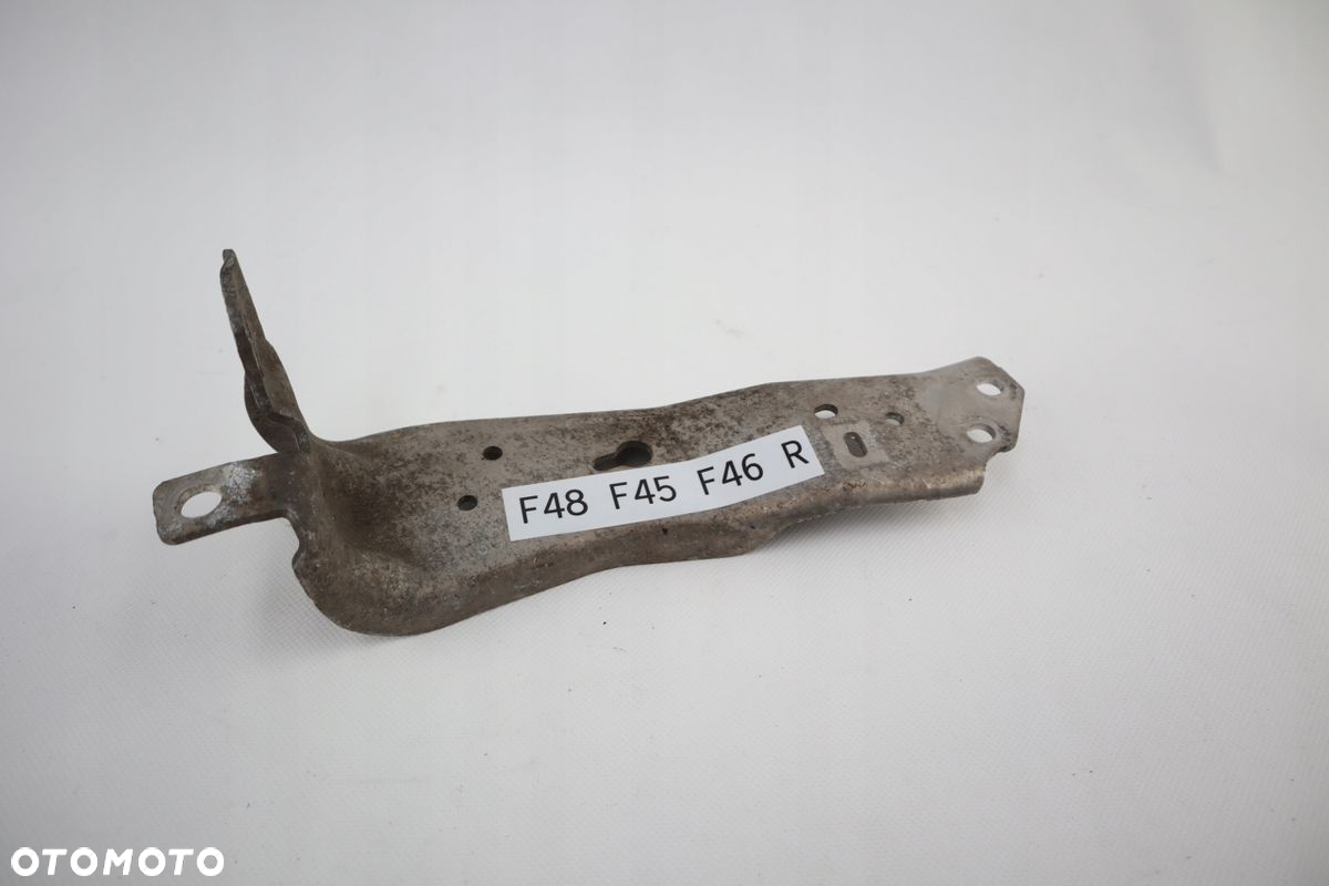 POPRZECZKA PIONOWA PASA UCHWYT BMW X1 F48 F39 F45 F46 PRAWA 51117301586 - 2
