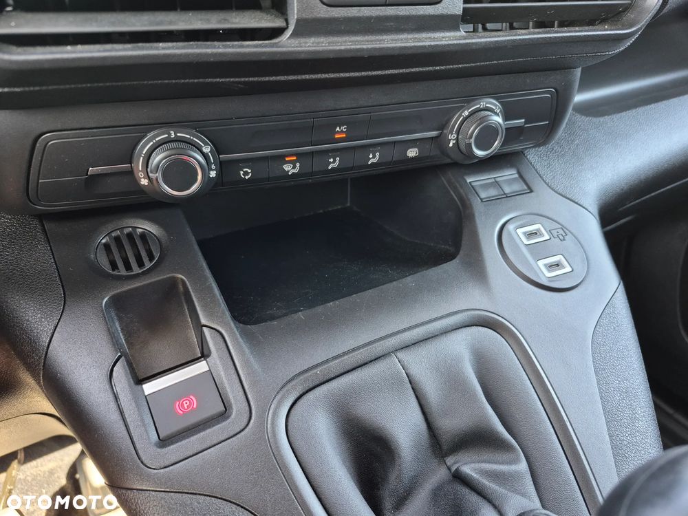 Opel COMBO - 13