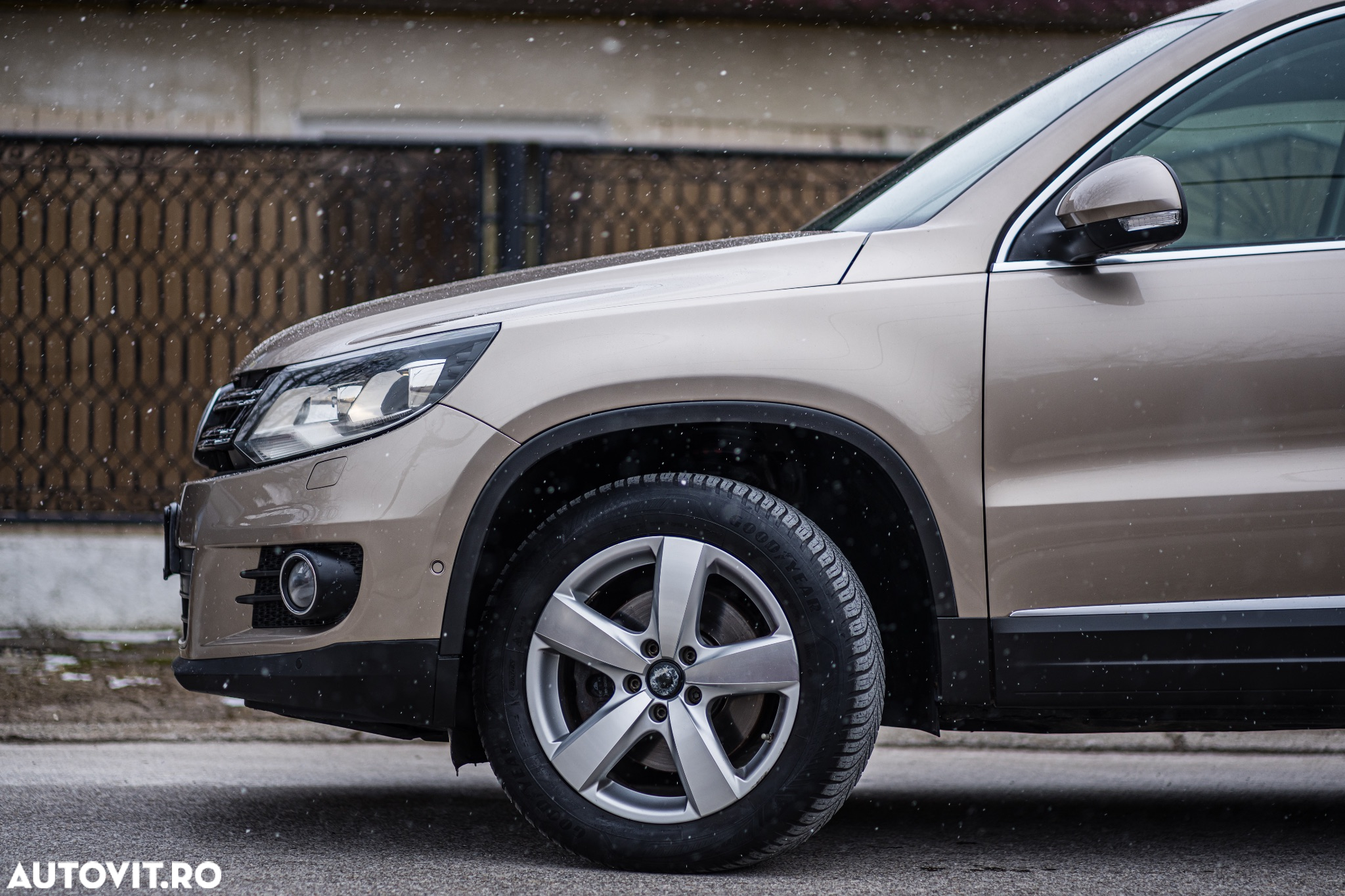 Volkswagen Tiguan 2.0 TDI 4Motion DSG Sport & Style - 2