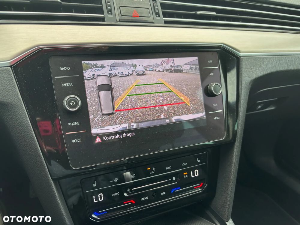 Volkswagen Passat 2.0 TSI Elegance DSG - 8