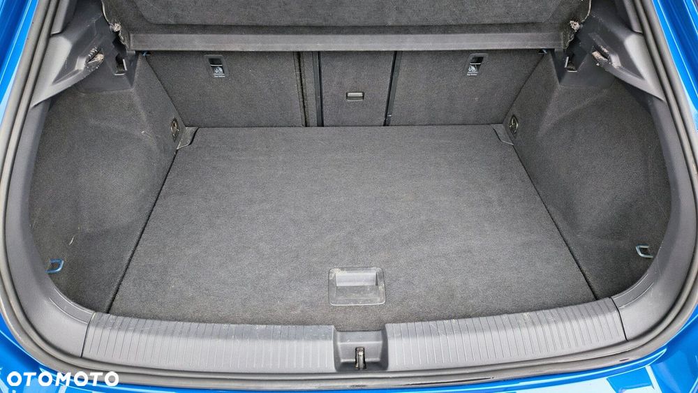 Volkswagen T-Roc - 13