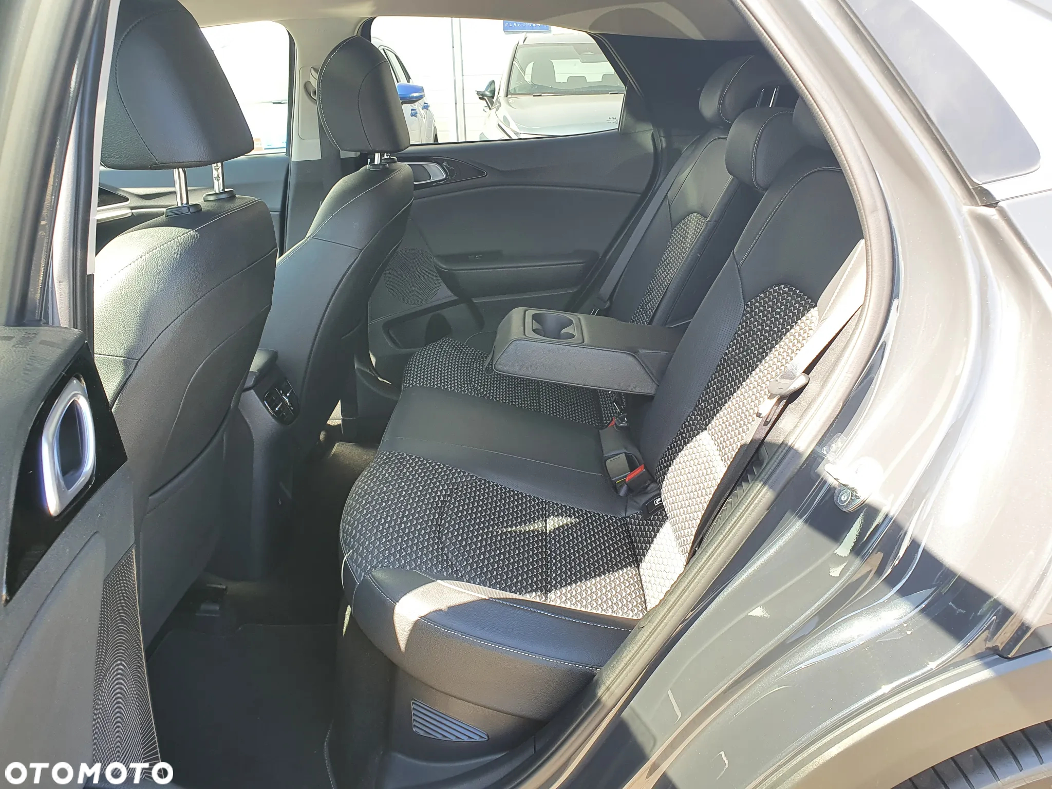 Kia XCeed 1.6 GDI PHEV Business Line DCT - 24