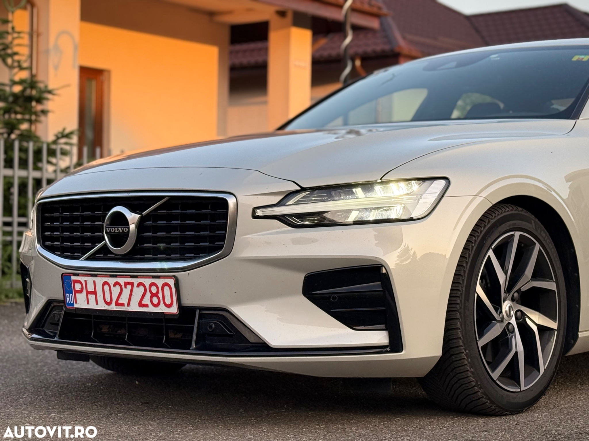 Volvo S60 T4 R-Design - 34