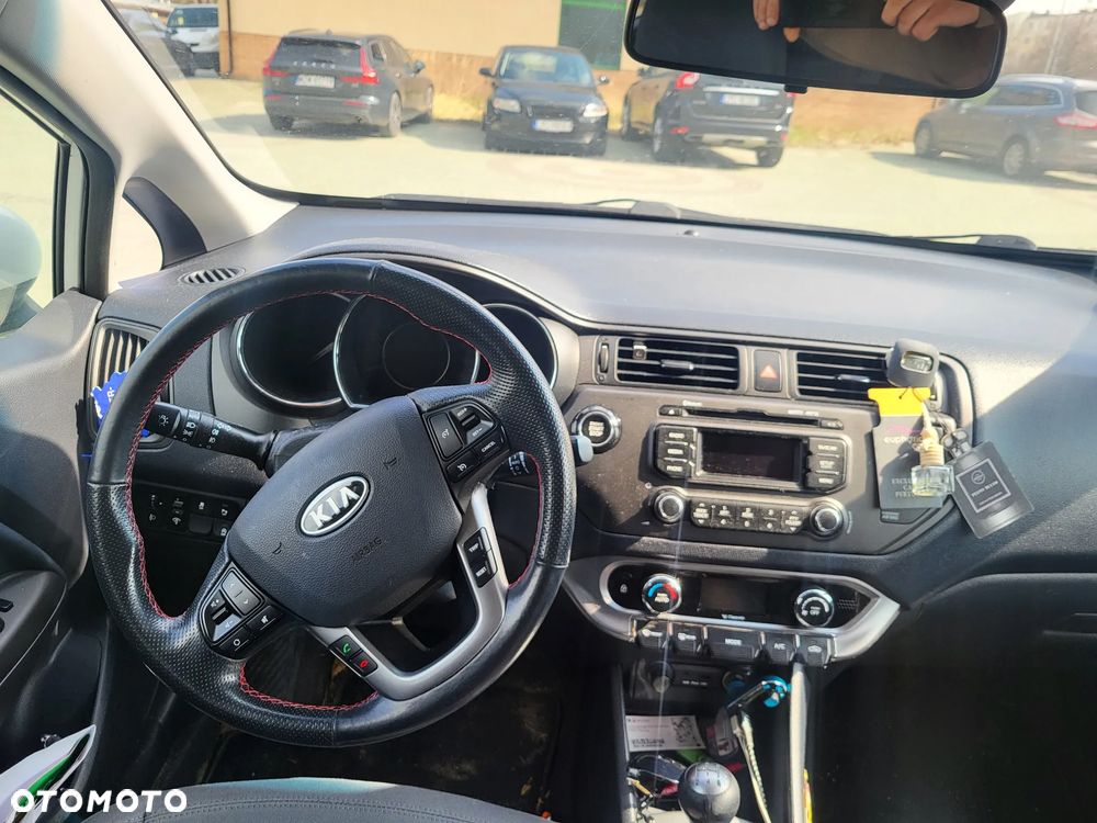 Kia Rio - 5