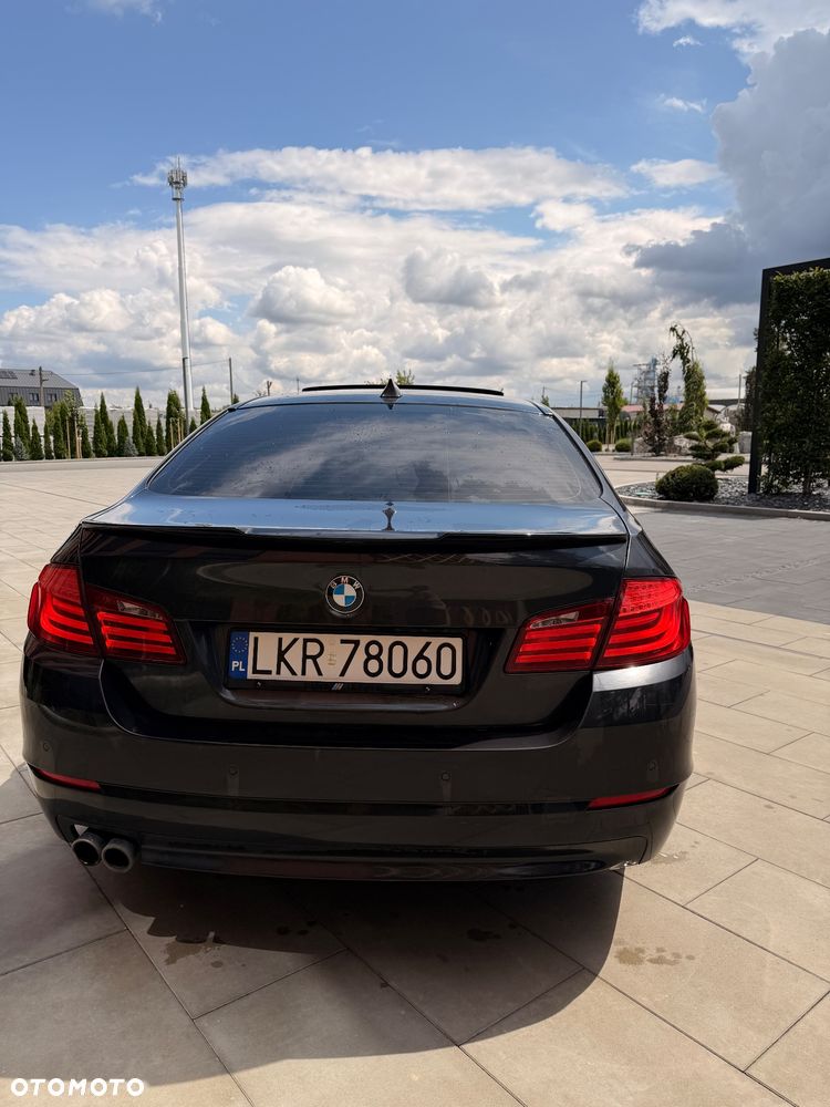BMW Seria 5 530d xDrive - 7
