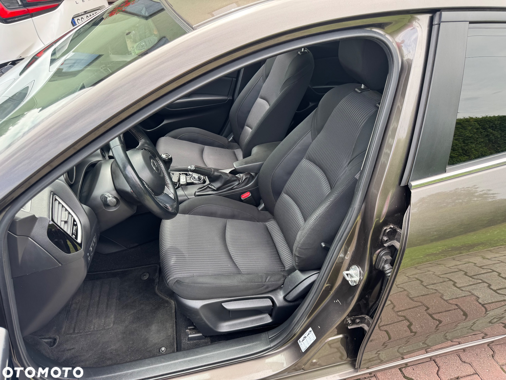 Mazda 3 SKYACTIV-G 120 Signature+ - 24