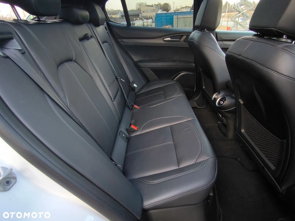 Alfa Romeo Stelvio 2.0 Turbo 16V AT8-Q4 Executive - 22