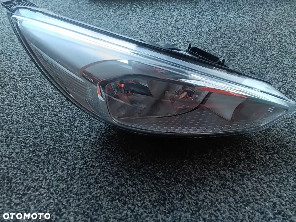 FORD FOCUS MK3 LIFT REFLEKTOR PRAWY PRZÓD F1EB-13W029-AD - 1