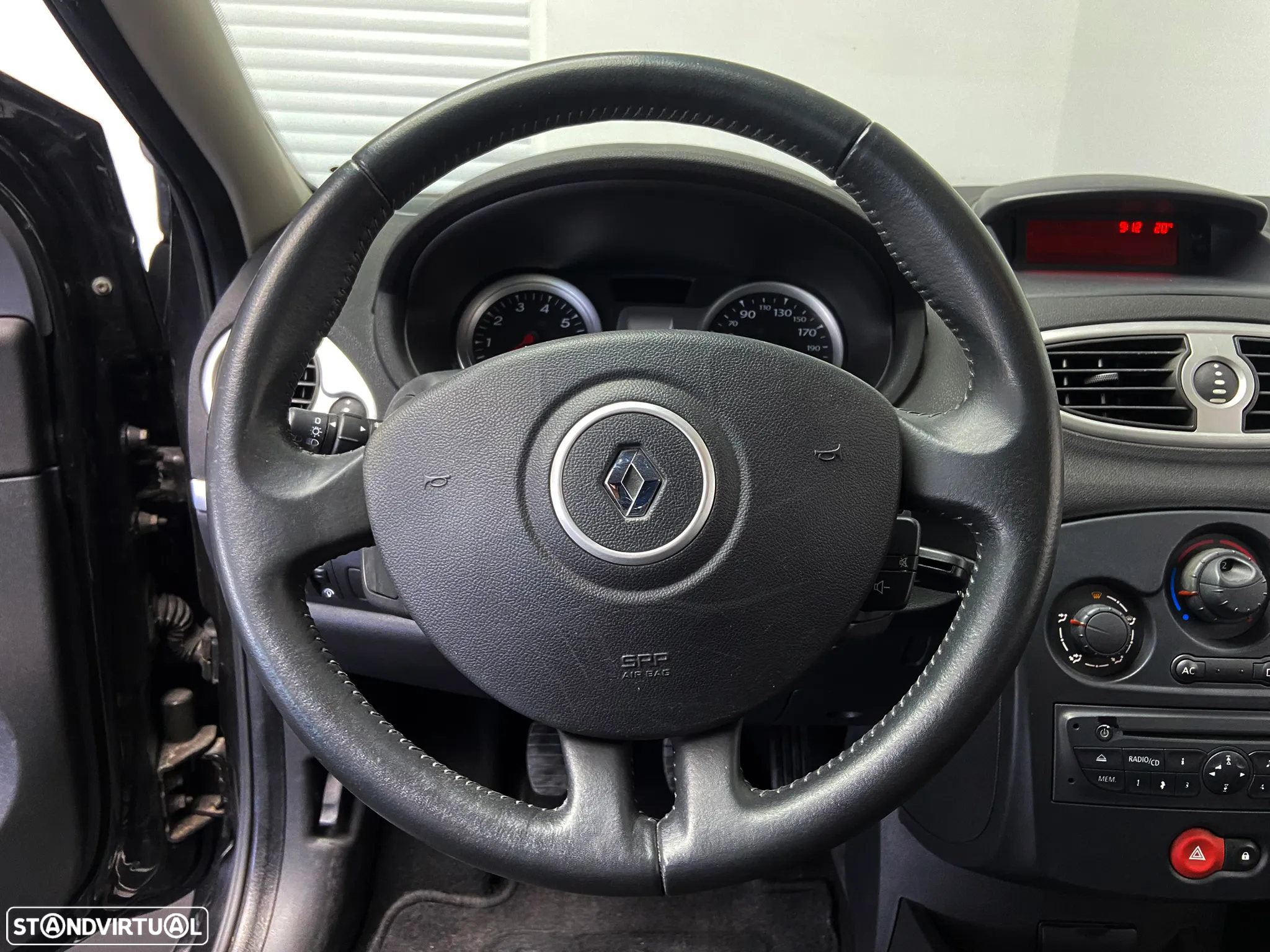 Renault Clio 1.2 16V Dynamique S - 13
