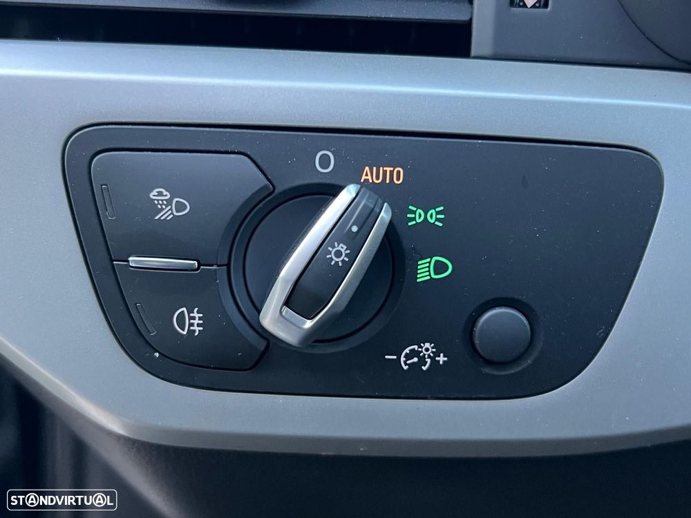 Audi A4 Avant 35 TDI Fleet Edition S tronic - 17