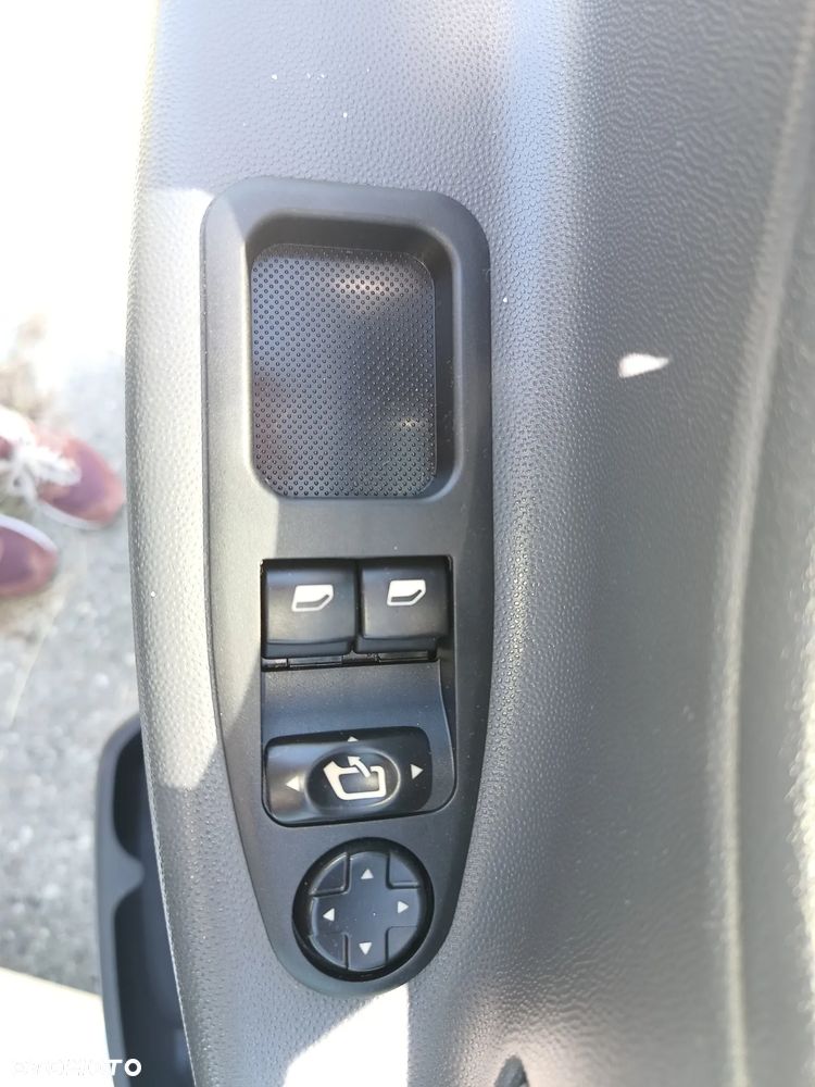 Citroën Jumpy 2.0 diesel 128 kM manual 2014 rok HAK, BAGAŻNIK DACHOWY, czujniki parkowania, ORGINALNY PRZEBIEG, sprowadzony ze Szwecji! - 26