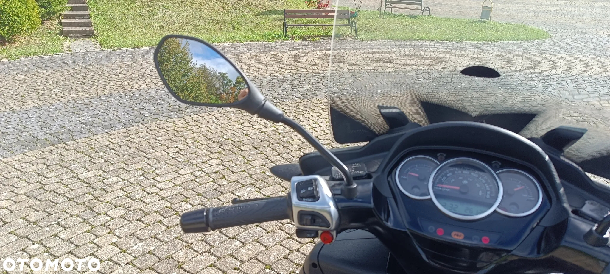 Piaggio MP-3 - 33