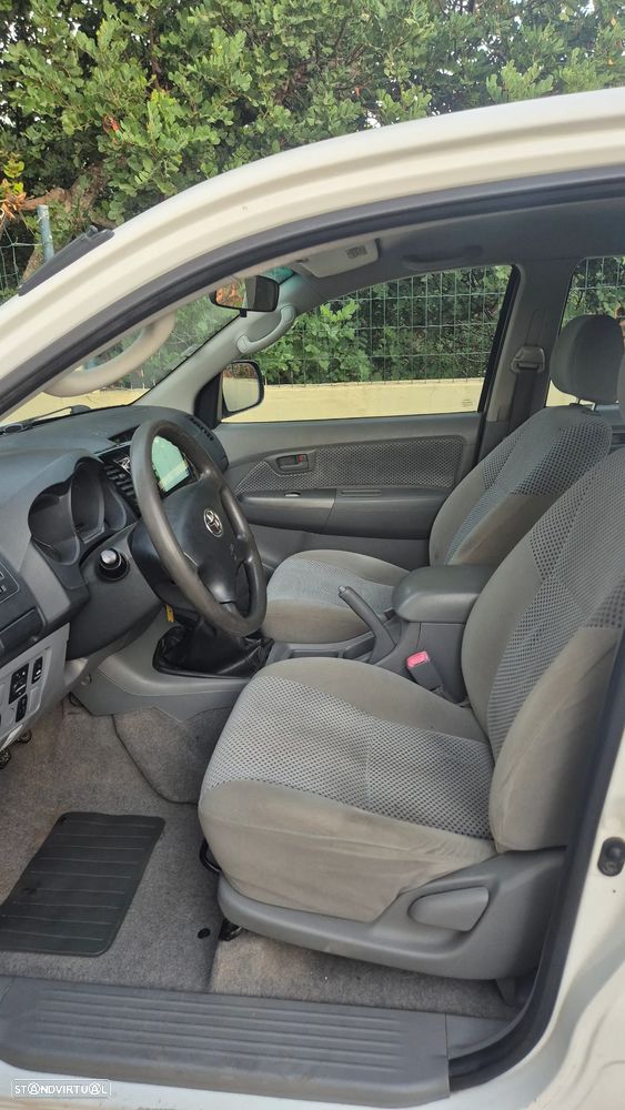 Toyota Hilux - 3