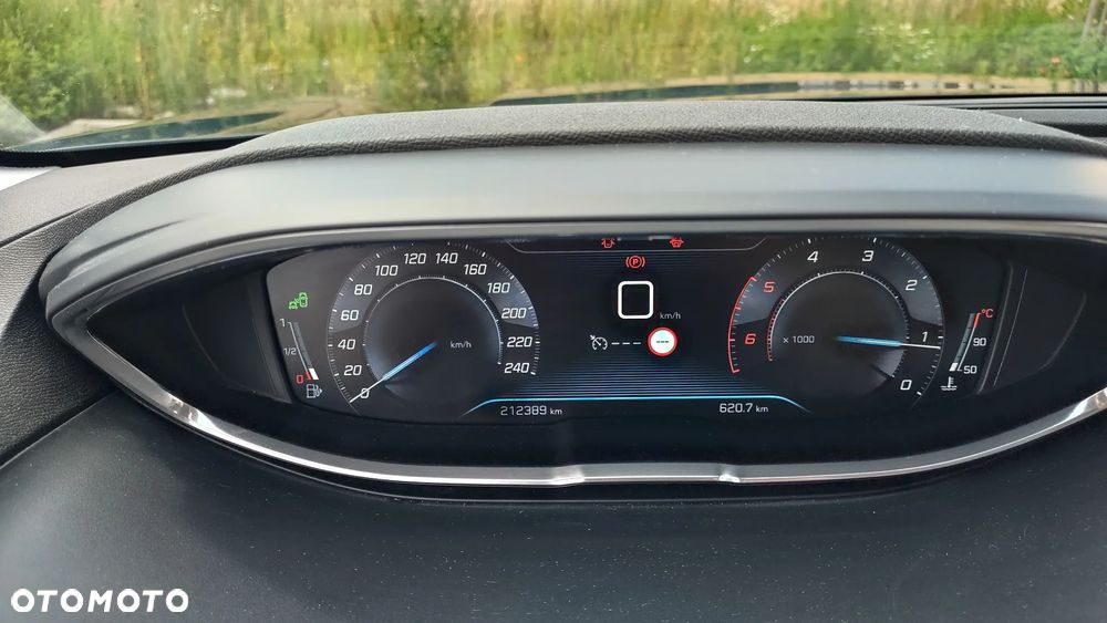 Peugeot 5008 1.6 BlueHDi Allure 7os - 25