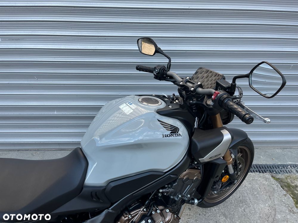 Honda CB - 16