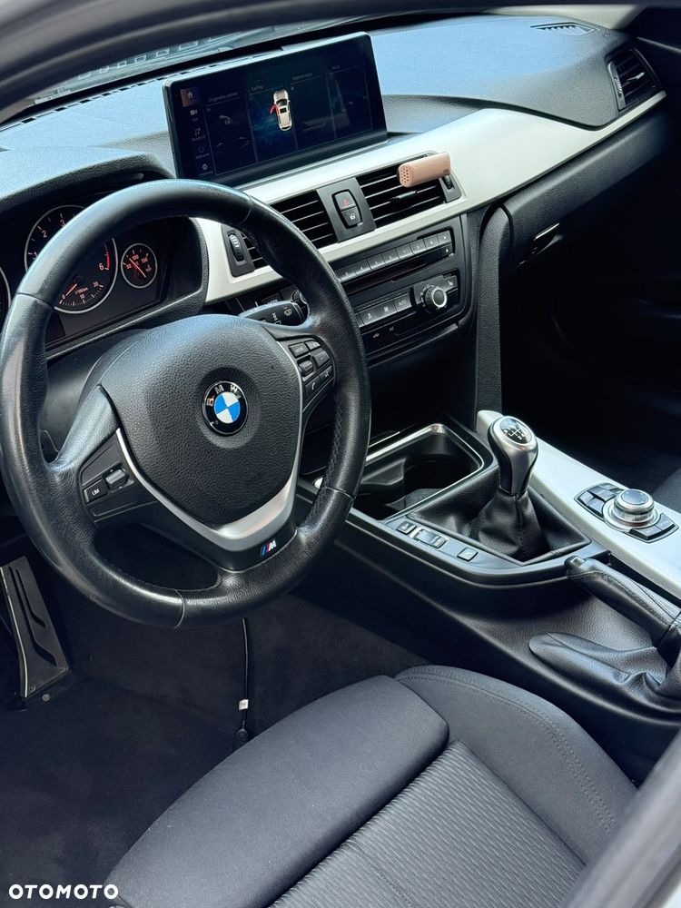 BMW Seria 3 318d - 11