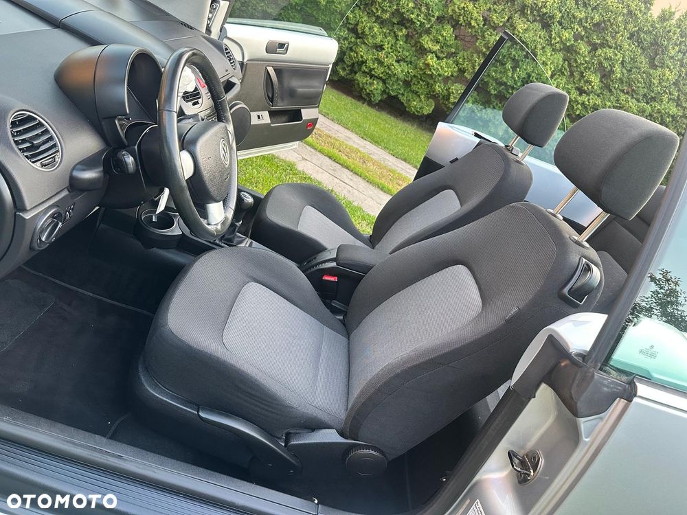 Volkswagen New Beetle 1.6 - 13