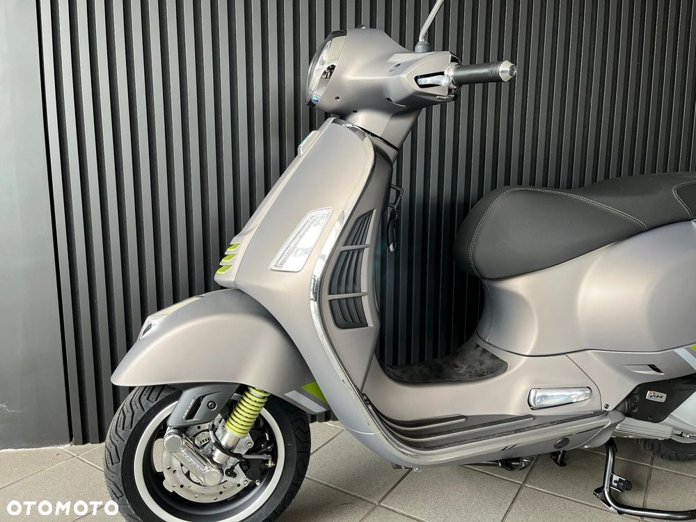 Vespa GTS - 9