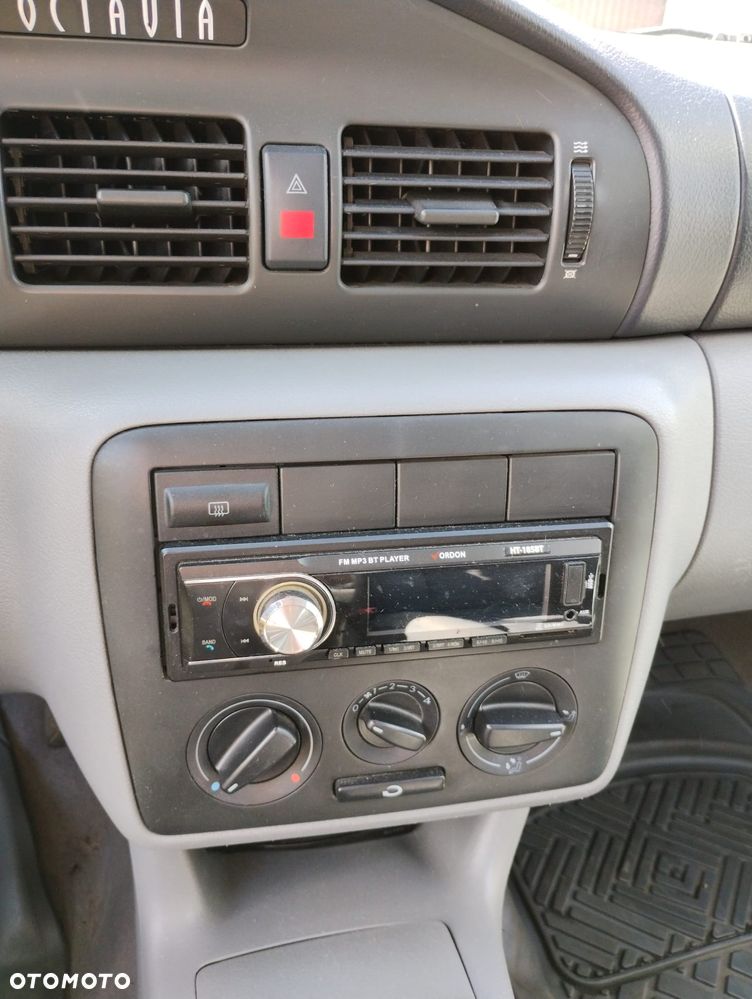 Skoda Octavia 1.6 Classic - 11